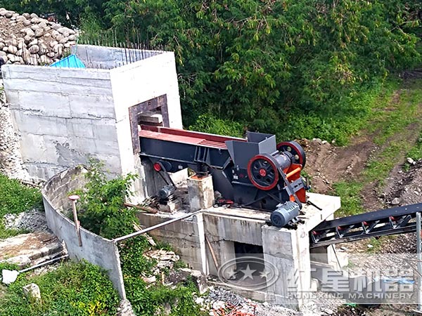 石墨破碎機現場安裝圖