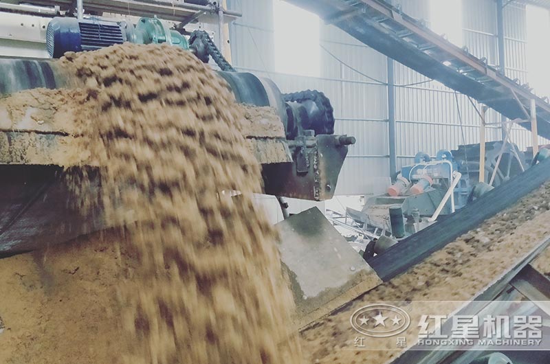 復(fù)合式破碎機(jī)成品