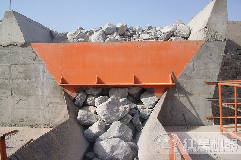 花崗巖碎石制砂現(xiàn)場(chǎng)