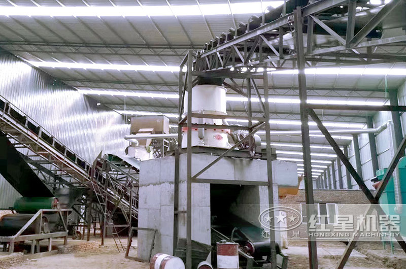 日產(chǎn)500噸小型圓錐破石機現(xiàn)場