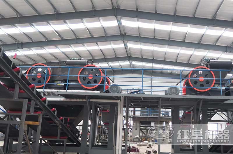 750x250顎式破碎機應用現場一