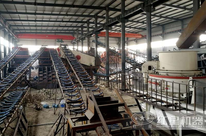 大型卵石制砂生產線安裝現場