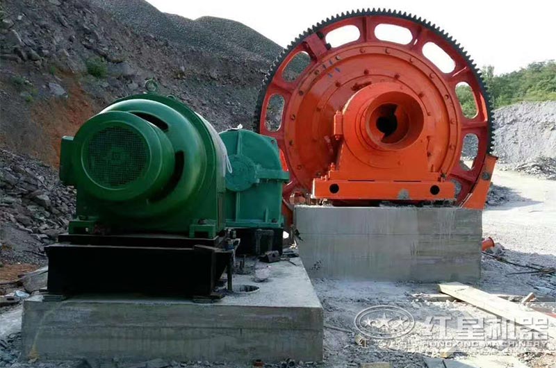 用球磨機制80目褐煤粉