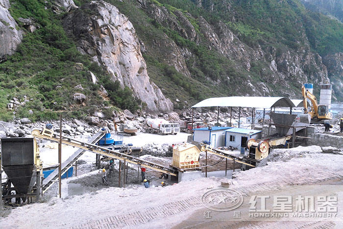 山東用戶石灰石打砂生產現場