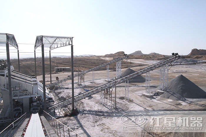 人工生產(chǎn)機制砂現(xiàn)場