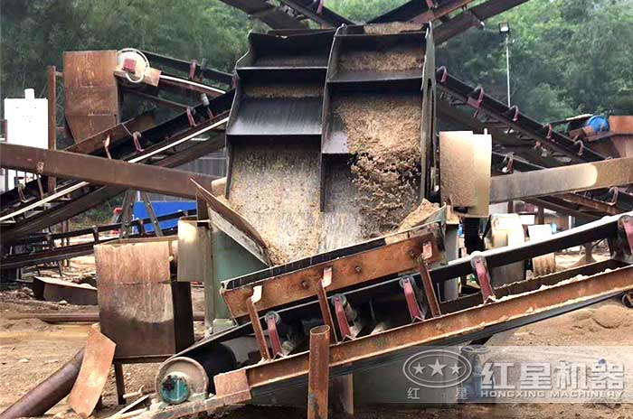 石子水洗設備洗砂現場