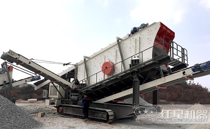 時產300噸的移動式破碎機現場