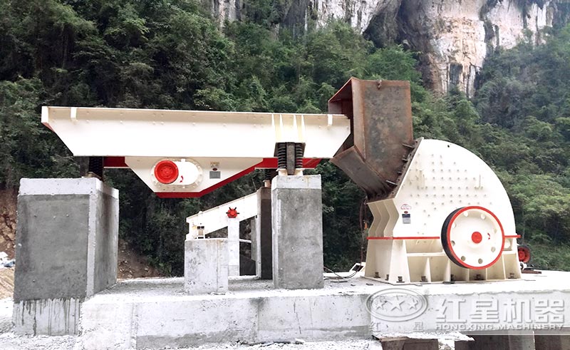 四川煤矸石破碎生產線正在安裝中