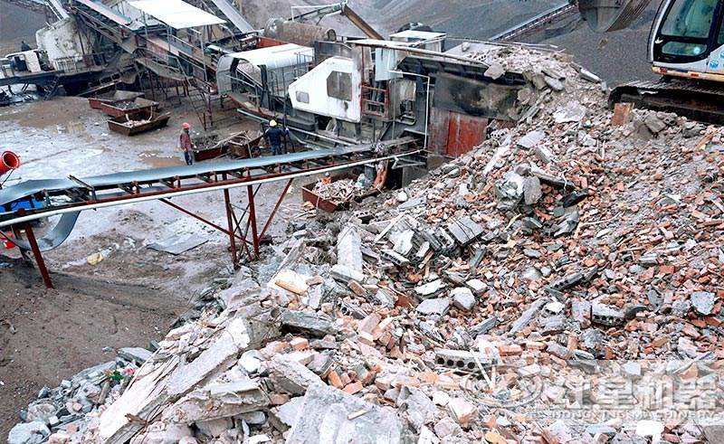 大型建筑垃圾破碎現場