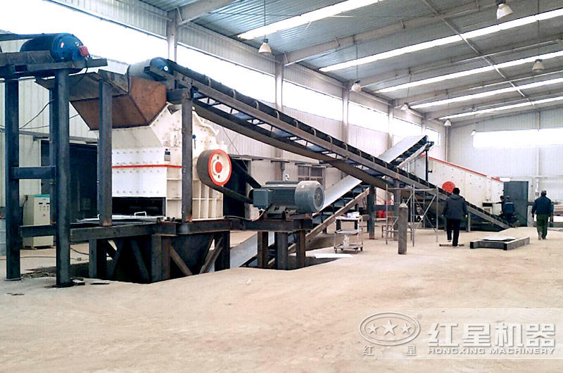 細碎機制沙作業(yè)現(xiàn)場