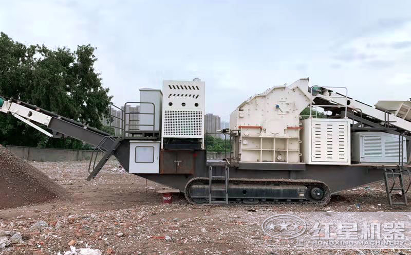 移動(dòng)碎石粉沙機(jī)作業(yè)現(xiàn)場(chǎng)