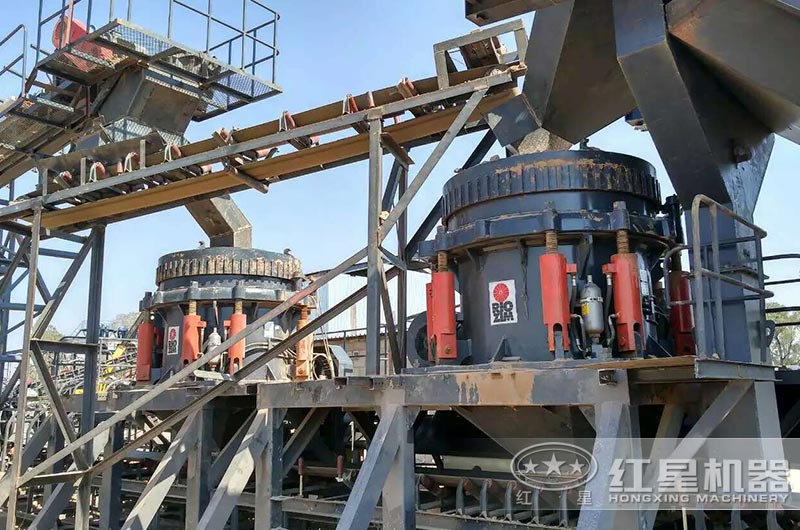 液壓圓錐式破碎機生產現場