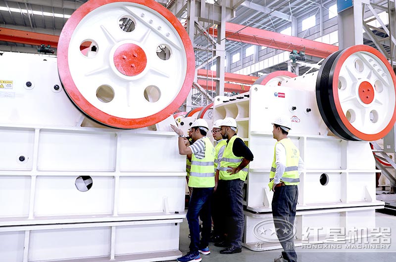 大型顎式破碎機