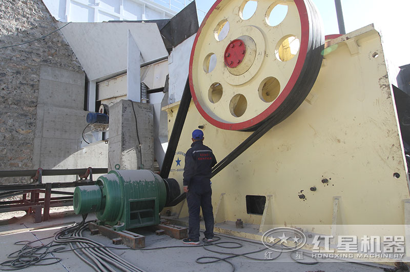 大型顎破生產現場實拍