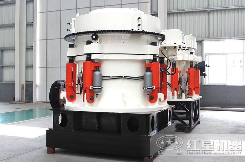 多缸液壓圓錐破碎機車間照