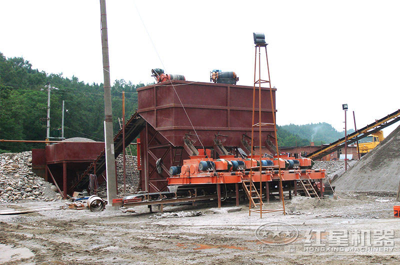 小型對輥破生產現場