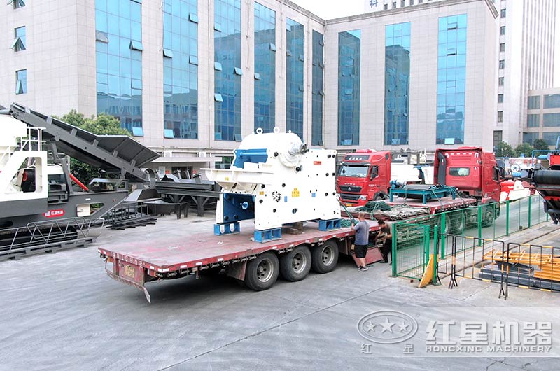 粗碎機發貨現場圖