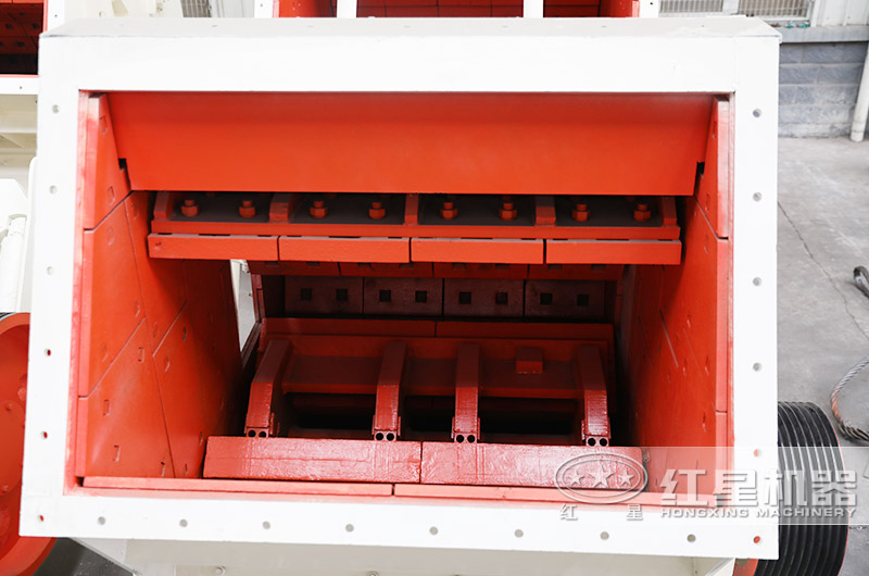 反擊式破碎機內部結構