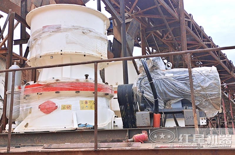 155單缸圓錐破生產(chǎn)現(xiàn)場(chǎng)實(shí)拍