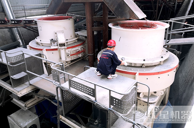 紅星機(jī)器售后團(tuán)隊到現(xiàn)場維護(hù)與保養(yǎng)