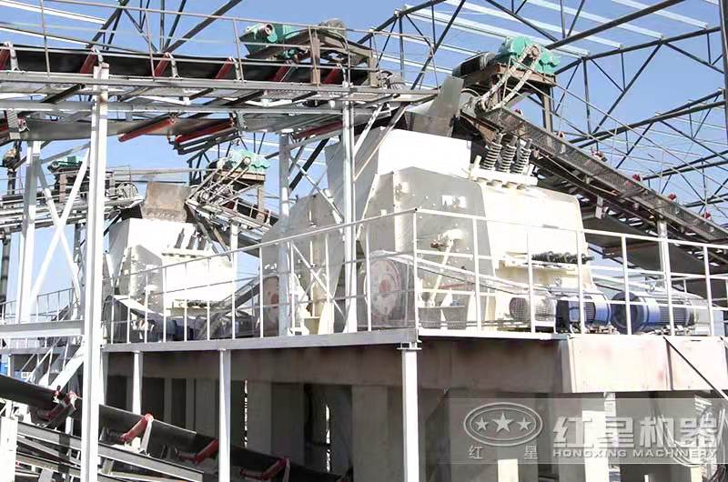 大型反擊破作業(yè)現(xiàn)場(chǎng)