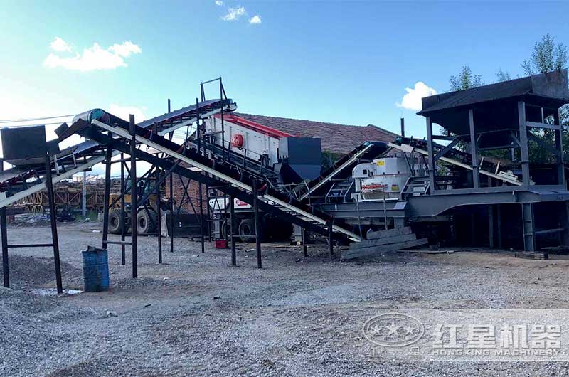 破石頭機器現場_輪胎移動破+制砂機組合現場