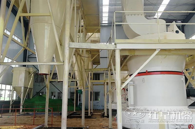 5r雷蒙磨200目制粉現(xiàn)場