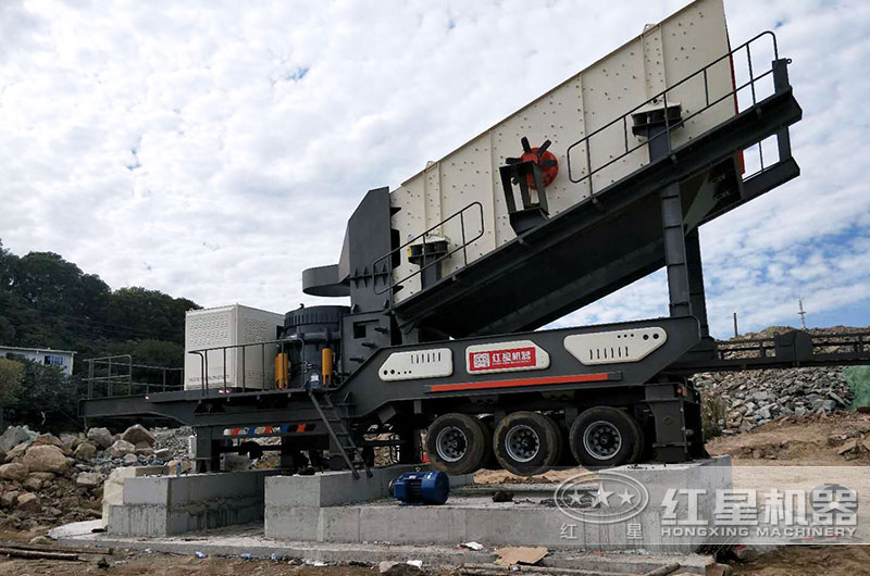 搭載“圓錐破+振動(dòng)篩”的移動(dòng)破碎篩分機(jī)