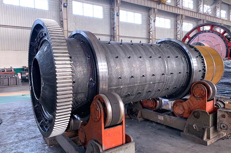 紅星節能球磨機生產車間實拍