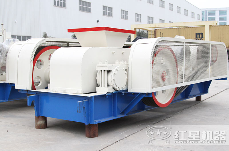 鐵礦對輥破碎機實拍