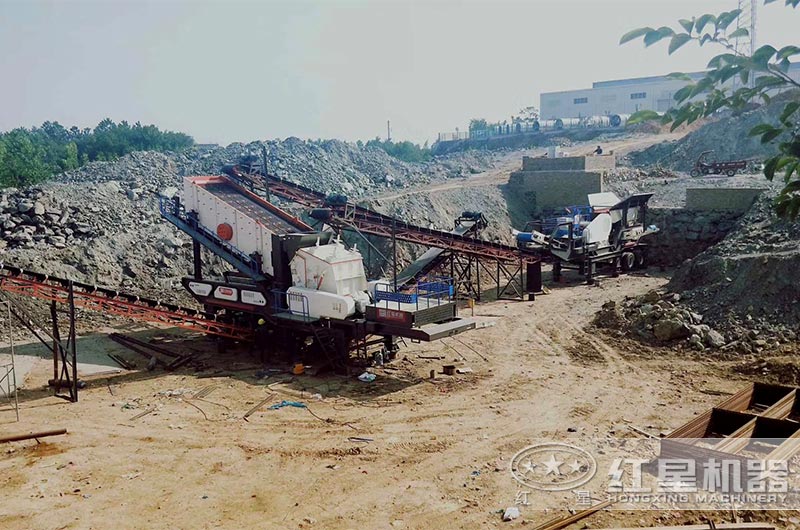 河南光山移動磨石機生產線現場