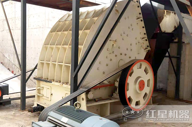 1308重錘式破碎機現場