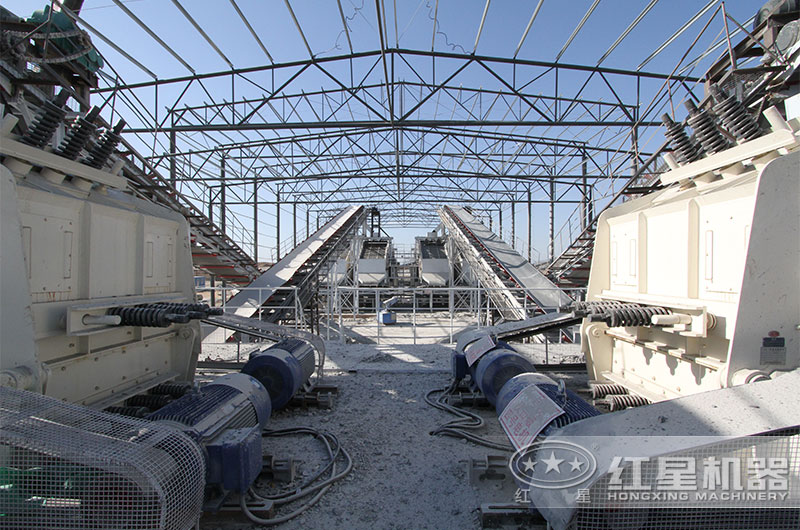 反擊式碎石機(jī)現(xiàn)場(chǎng)