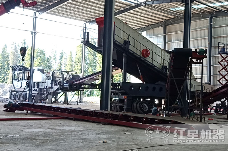 建筑垃圾破碎處理設(shè)備現(xiàn)場(chǎng)