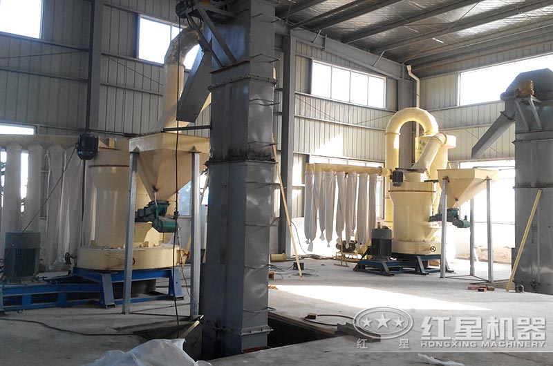 白云石磨粉生產(chǎn)現(xiàn)場