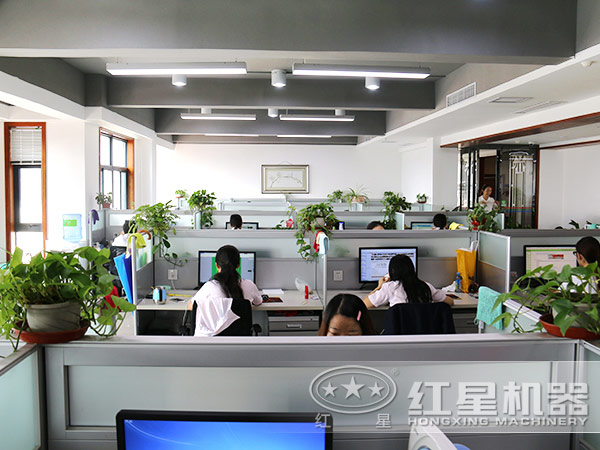 新型沖擊式破碎機服務好