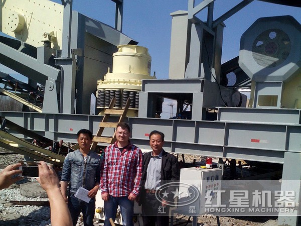 200tph移動圓錐破碎機現場圖