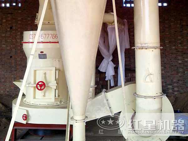 滑石磨粉機(jī)現(xiàn)場(chǎng)圖