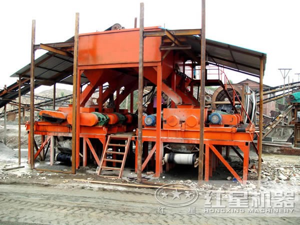 對輥式破碎機破碎現場