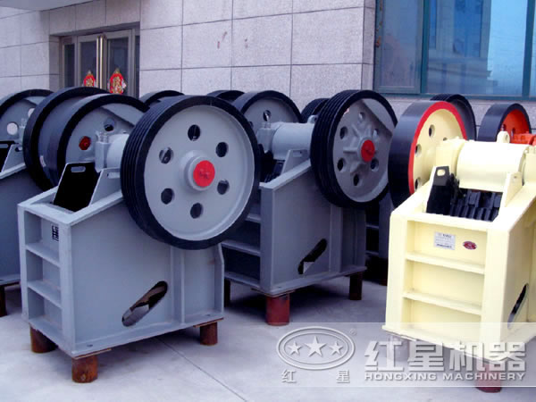 PE-200×300小型鄂破廠區圖