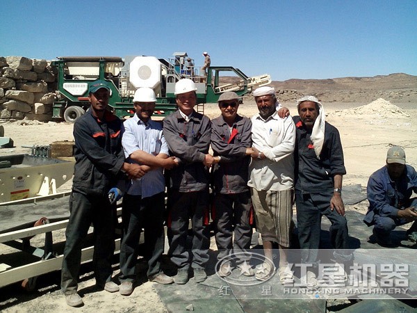 時產200噸的移動破碎站現場圖