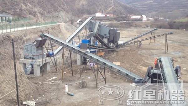 反擊式破碎機安裝現場