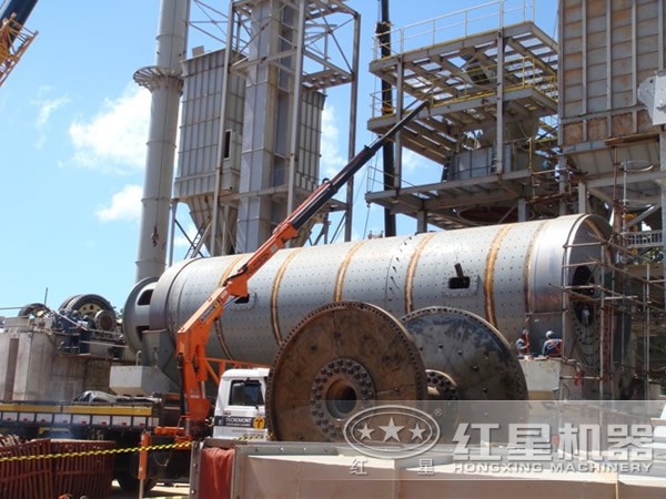 大型水泥球磨機客戶現(xiàn)場