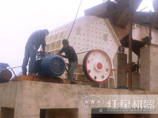 一臺1610重鍾破碎機現場圖