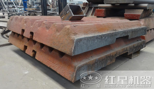  250*1000鄂破機顎板