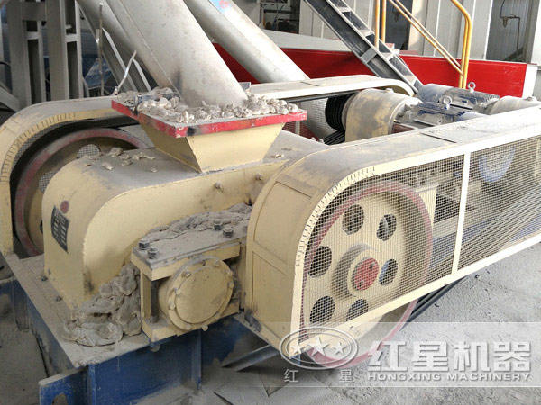 對輥破碎機客戶破碎現場