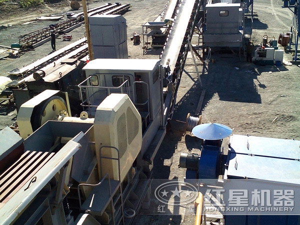 移動式破碎機現場作業