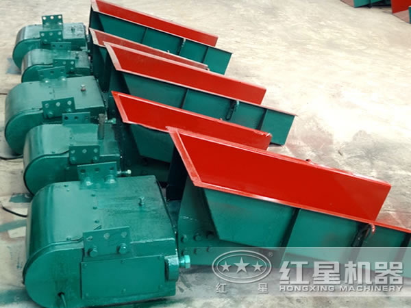 煤矸石電磁給料機廠區排列整齊圖