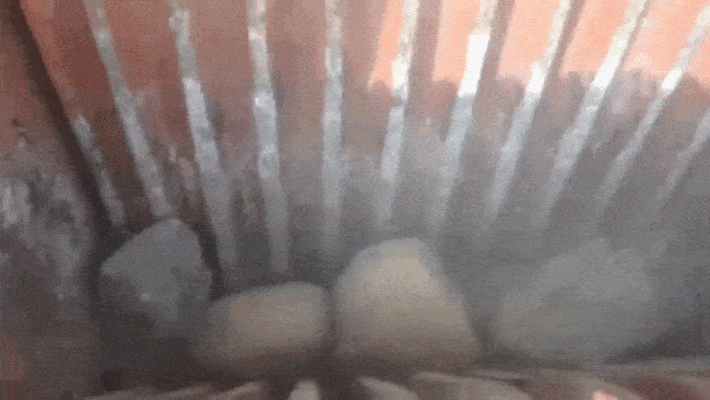 顎式破碎機(jī)打碎鵝卵石