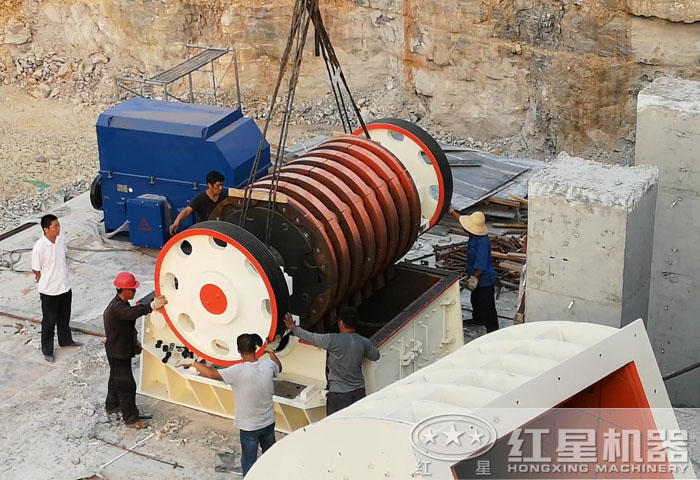 安裝重錘破轉(zhuǎn)子現(xiàn)場